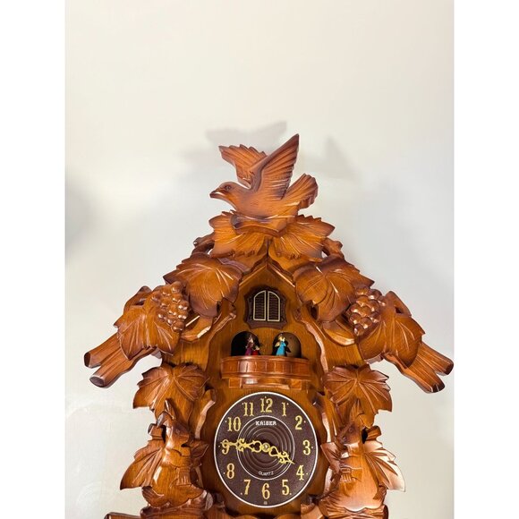 Wall Mounted Cuckoo Clock Kaiser Quartz Squirrel Maple Leaf German Design Musica - Picture 3 of 16